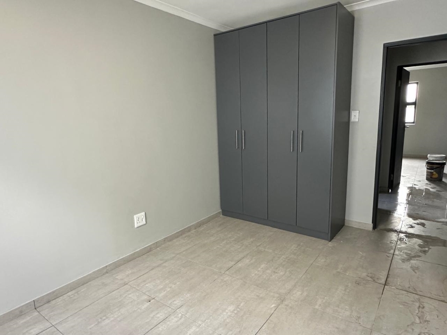 To Let 2 Bedroom Property for Rent in Oakglen Western Cape